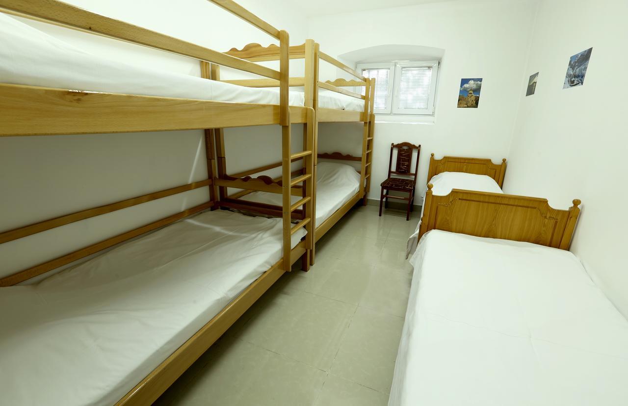 Byron Hostel Yerevan Ngoại thất bức ảnh