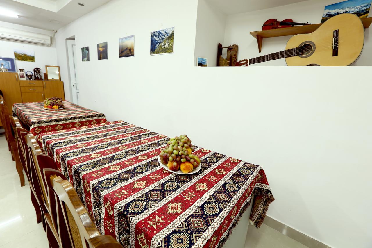 Byron Hostel Yerevan Ngoại thất bức ảnh