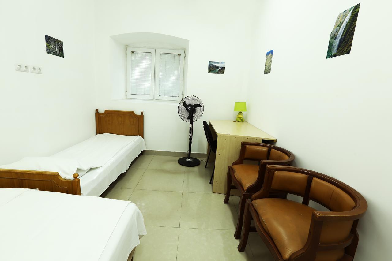 Byron Hostel Yerevan Ngoại thất bức ảnh
