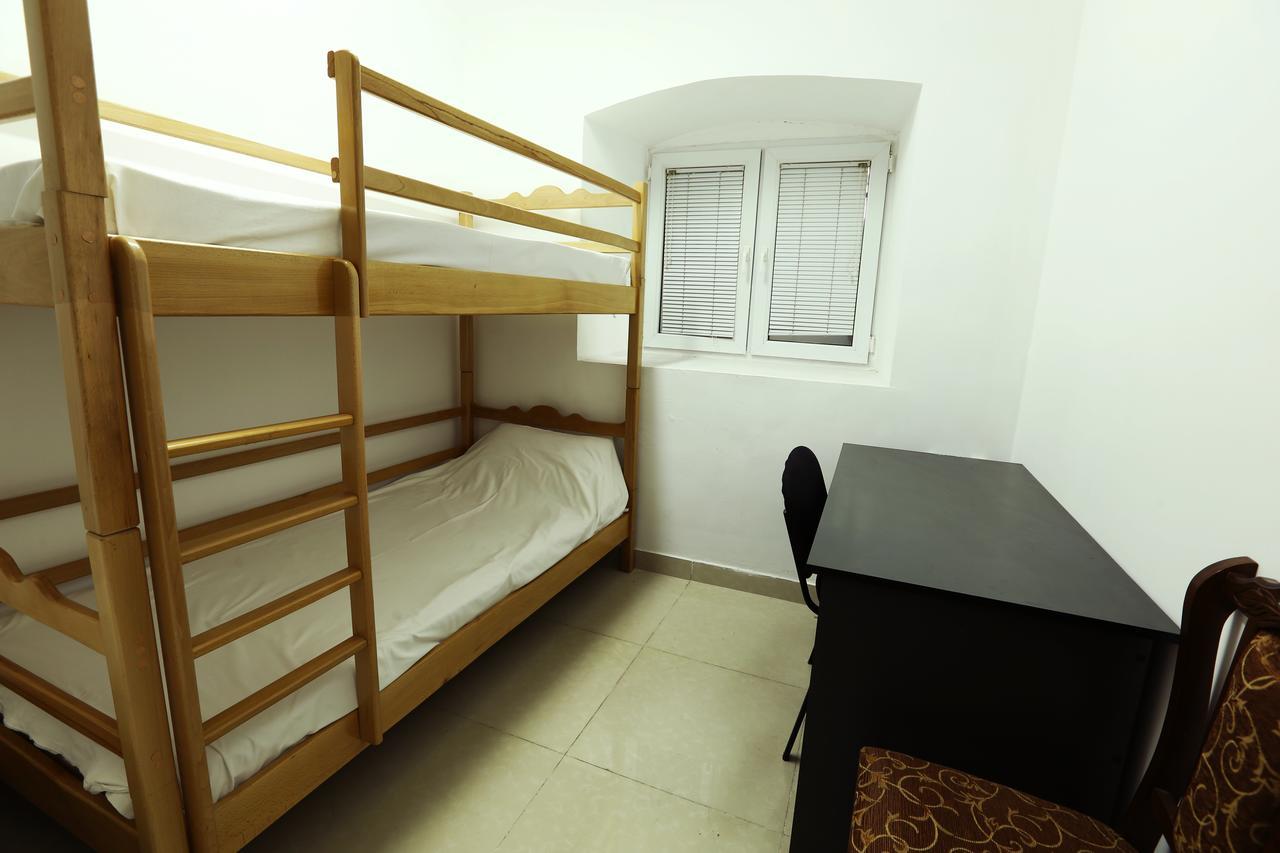 Byron Hostel Yerevan Ngoại thất bức ảnh