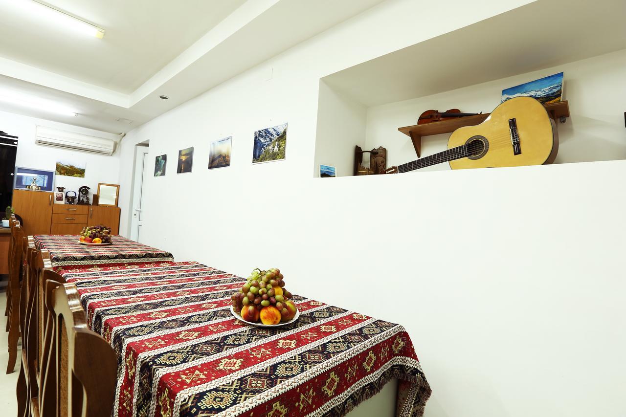 Byron Hostel Yerevan Ngoại thất bức ảnh