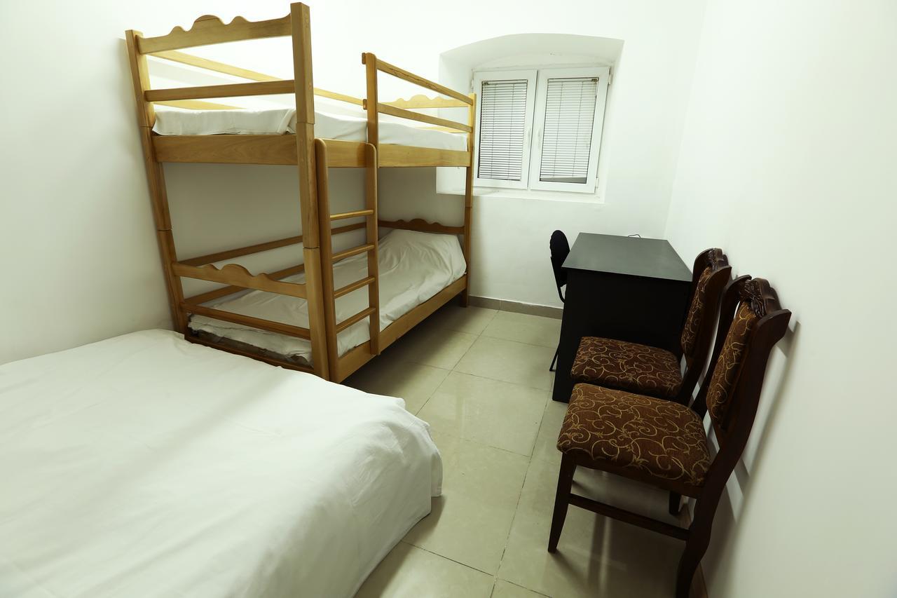 Byron Hostel Yerevan Ngoại thất bức ảnh