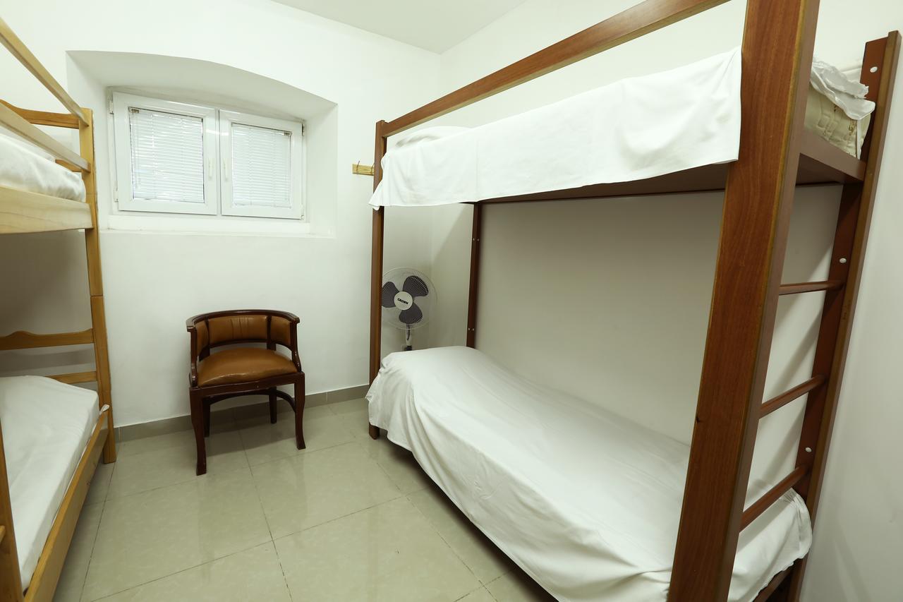 Byron Hostel Yerevan Ngoại thất bức ảnh